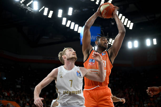 安东尼自加 安东尼自加