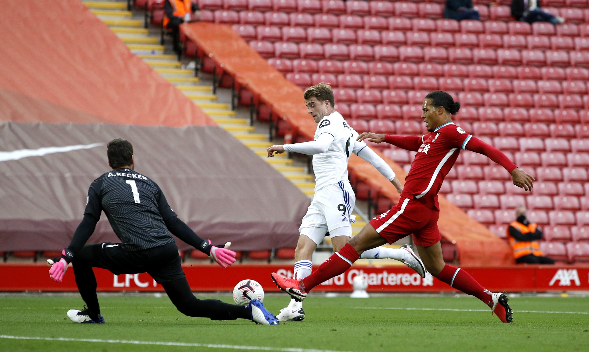 坚定而不屈 坚定而不屈