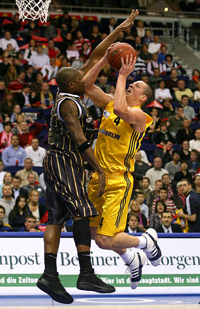 在世界游泳 在世界游泳